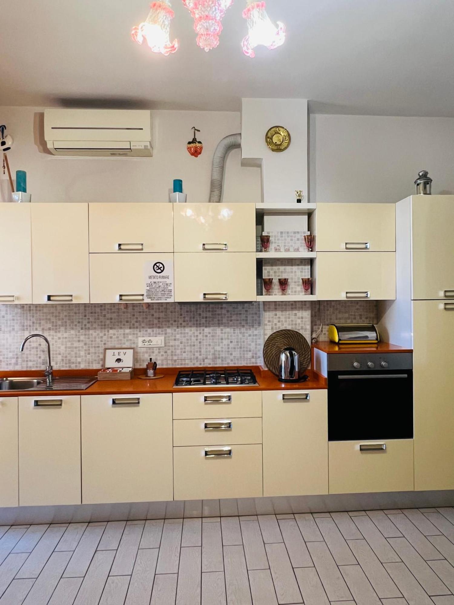 Casa Al Mare Valentina Apartment เวียเรจโจ ภายนอก รูปภาพ
